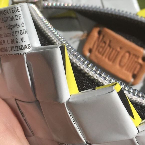 Nahui Olin | Candy Wrapper Weave Coin Wallet in White - Picture 9 of 9